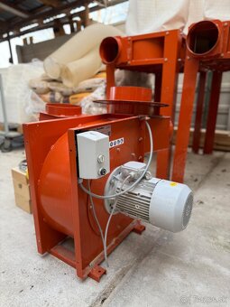 Tvarovačka Woodmizer MP360EH16S spolu s originál odsávaním M - 13