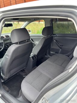 Parádny Vw Golf generácia 5 1.4 benzín 55kw - 13