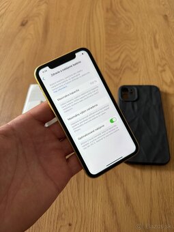 iPhone 11 64 gb Yellow v záruke + príslušenstvo - 13