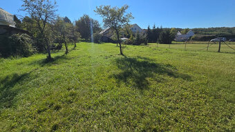 Pekný - veľký pozemok so starším domom - Podhájska 2608 m2 - 13