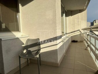 Priestranný 2 izbový byt v tichej lokalike Staré mesto 65 m2 - 13