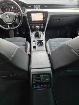 Volkswagen Passat Variant 2.0 TDI EVO Elegance - 13