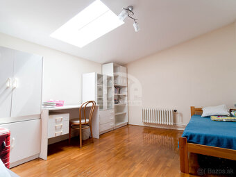 Dvojpodlažný rodinný dom v skvelej lokalite mesta Michalovce - 13