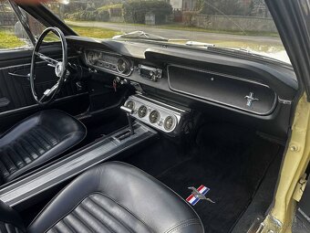 Ford Mustang Cabrio - 13