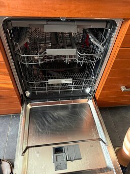 Zachovalá kuchyňa so spotrebičmi - 13