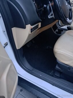 Mitsubishi Outlander 2.2 DI-D, r. 2016, 4x4 - 13