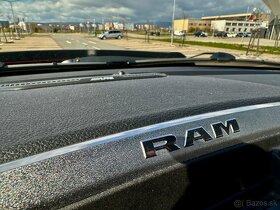 RAM 1500 Laramie Sport 5.7 V8 HEMI - 13