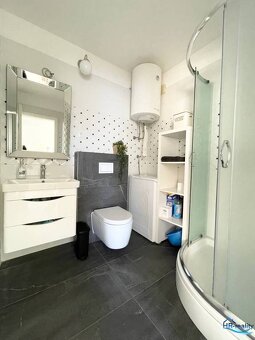 Šolta - nádherný zariadený apartmán s výhľadom na more - 13