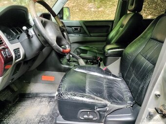 Mitsubishi Pajero 3.2 DiD 121KW AT/5 4x4 Uzávierka 2001 - 13