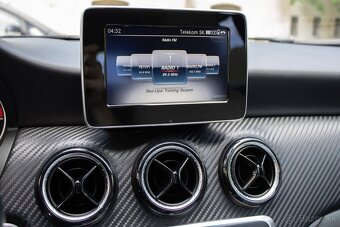 Mercedes-Benz GLA 180 - 13