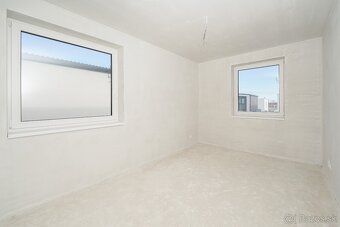 MILOSLAVOV - 4 IZB. RODINNÝ DOM S POZEMKOM 300 M2 - 13