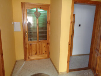Predaj Kežmarok -Ľubica 2 generačný RD ,340 m 2 ,2 garáže ,p - 13