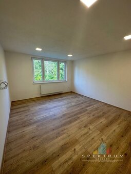 SPEKTRUM REALITY- Na PREDAJ 3 -izbový byt, 64m2 s loggiou, H - 13