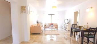 Na predaj zaujímavá nehnuteľnosť,, usadlosť - 13