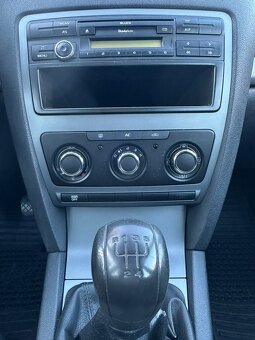 Škoda Octavia 2 facelift 1.6 TDI (77 kW), 2010, 189 tis. km - 13