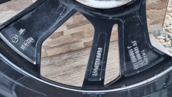 Predám Skoda Altair 5x112 r19 225/40/zimné Continental - 13