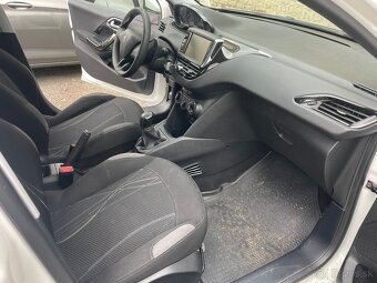 Peugeot 208 1.0i, r.2015, klima - 13