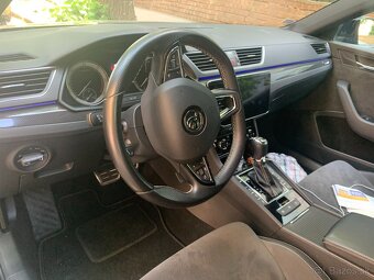 Škoda Superb Combi 4x4 Sportline 140 kW - 13