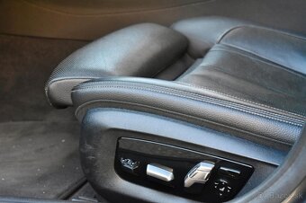 BMW 540i xDrive Touring - 13