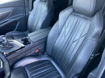 Peugeot 5008 II 1.2PT 96kW ALLURE Kůže Tažné. Navi - 13