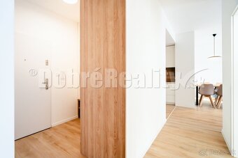 PREDAJ: Nadštandardný 4 izbový byt s balkónom v exkluzívnej  - 13