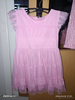 Šaty 122/128 a sukničky 116/122 - 13