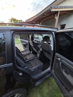 Volkswagen Touran - 13