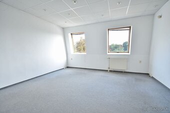 Predaj administratívna budova 1200 m²,s pozemkom na výstavbu - 13