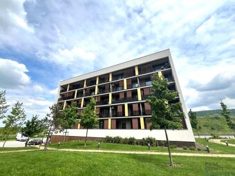 PREDAJ moderný, zariadený 2 izb. byt v lokalite BORY, H.Poni - 13