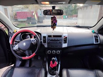 Peugeot 4007 - 13