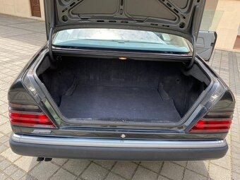 Mercedes 300CE - 13
