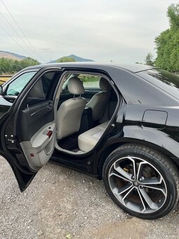 Chrysler 300C 3.0 CRD V6, 160kW, R20, NOVÁ STK - 13