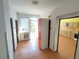 Ponúkame na predaj rodinný dom v obci Rakoľuby - 13