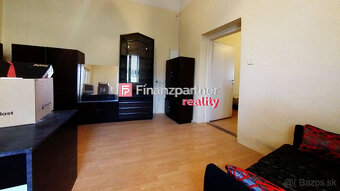 Ponúkame Vám na predaj dva domy na jednom dvore, centrum Lev - 13