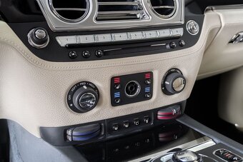 rolls Royce Ghost pronájem vozidla s řidičem - 13
