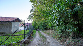 Pozemok s rekreačnou chatou a krásnym výhľadom v lukratívnej - 13