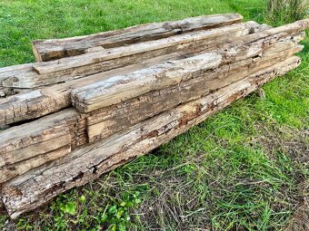 Staré dubové hranoly a trámy - ručne kresané - 13