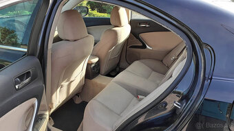Lexus IS 220D - 13