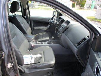 FORD RANGER 3,2TDCi 147kw 4x4 Automat 08/2015 - 13