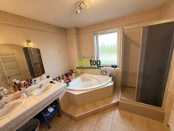 Veľké Zálužie - RD priestranný, zariadený, garáž a pozemok - 13