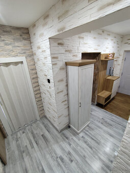 Predám 3 izbový byt s loggiou po kompletnej rekonštrukcii v  - 13