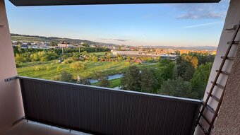 PRENAJATÉ: 1 izbový, priestranný byt - sídlisko Mier, SNV - 13
