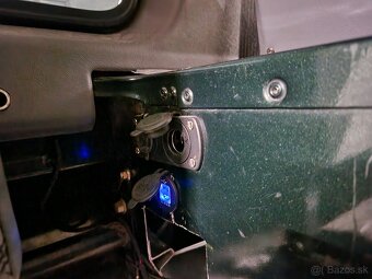 Land Rover Defender 2.5 turbodiesel Webasto 7 miestne 4x4 - 13