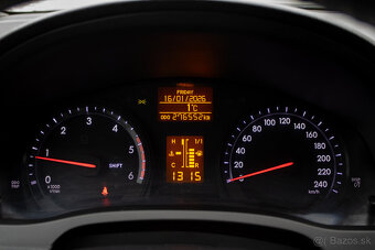 Toyota Avensis Combi 91 kW - 13