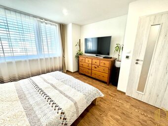 REZERVOVANÝ/ 4 - IZB. NOVOSTAVBA , POZEMOK 732m2, DOJČ - 13
