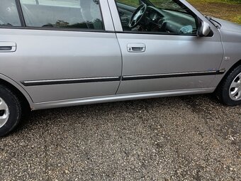 Predám Peugeot 406 2.hdi 66 kw - 13
