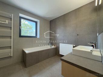 REZERVOVANÉ - Originálny rodinný dom na Leteckom poli,  Komá - 13