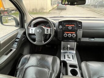 Nissan Navara 4WD s uzávierkou - 13
