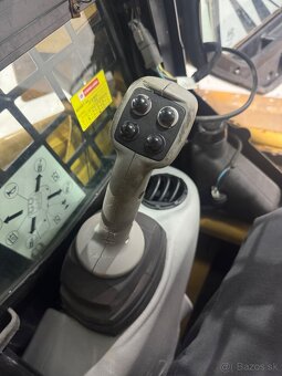 Caterpillar 226 B2 High Flow šmykový nakladač - 13