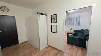 Na prenájom 2 izbový moderný byt BLÍZKO CENTRA - 13